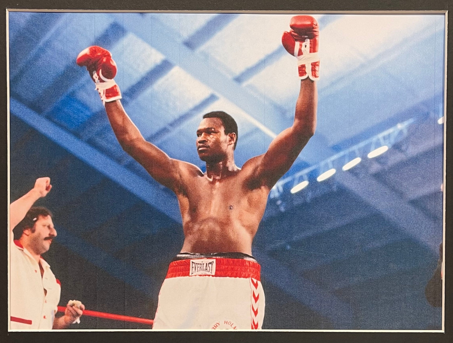 LARRY HOLMES FORMER WORLD BOXING CHAMPION HAND SIGNED CARD PRESENTATION WITH COA