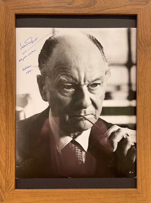 SIR JOHN GIELGUD HAND SIGNED PUBLICITY PHOTO WITH COA