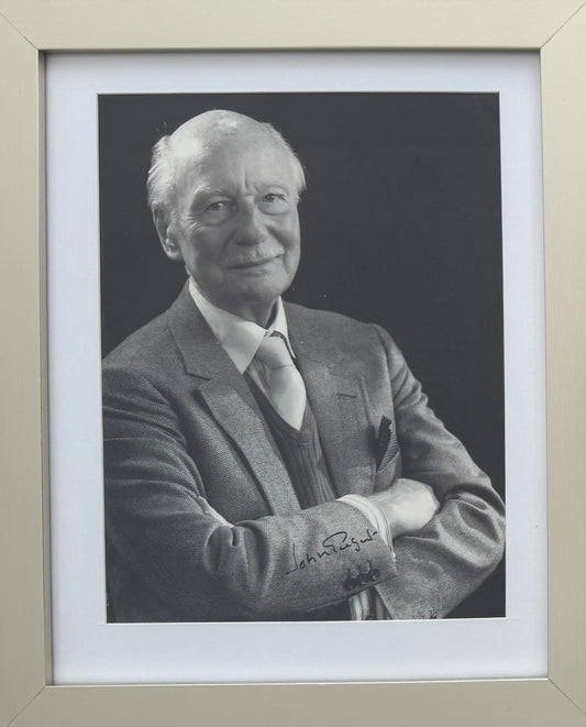 Sir John Gielgud Hand Signed Framed 25cm x 20cm Photo With COA