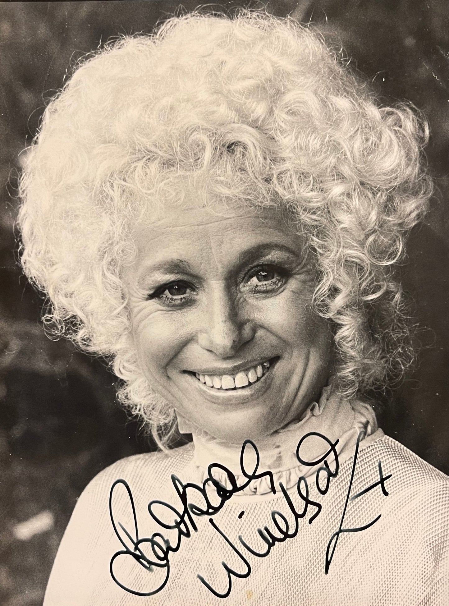 BARBARA WINDSOR, EASTENDERS ACTRESS, HAND SIGNED FRAMED PHOTO WITH COA