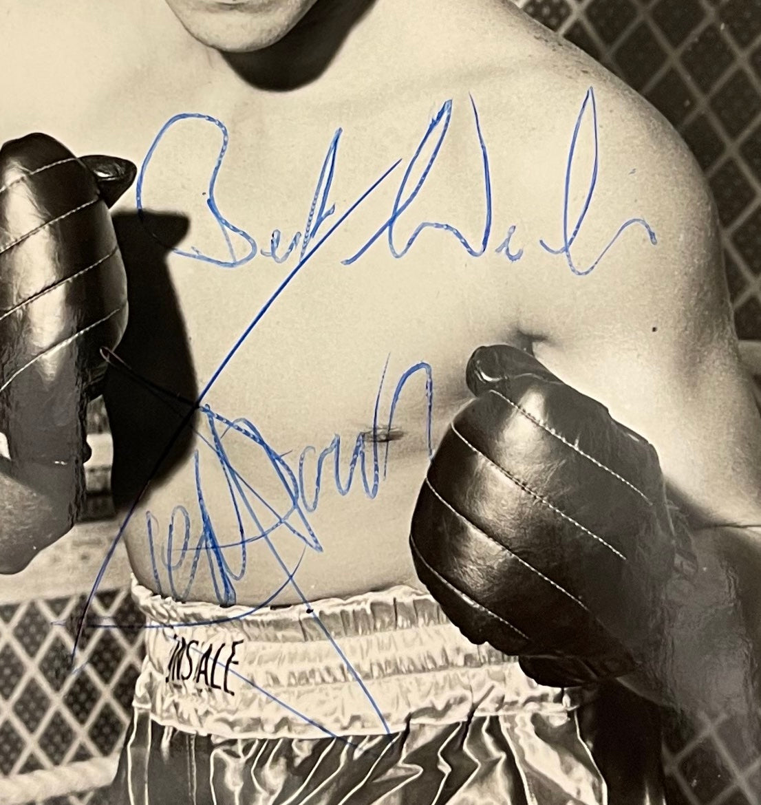 TERRY DOWNES - WORLD BOXING CHAMPION HAND SIGNED PHOTO WITH COA