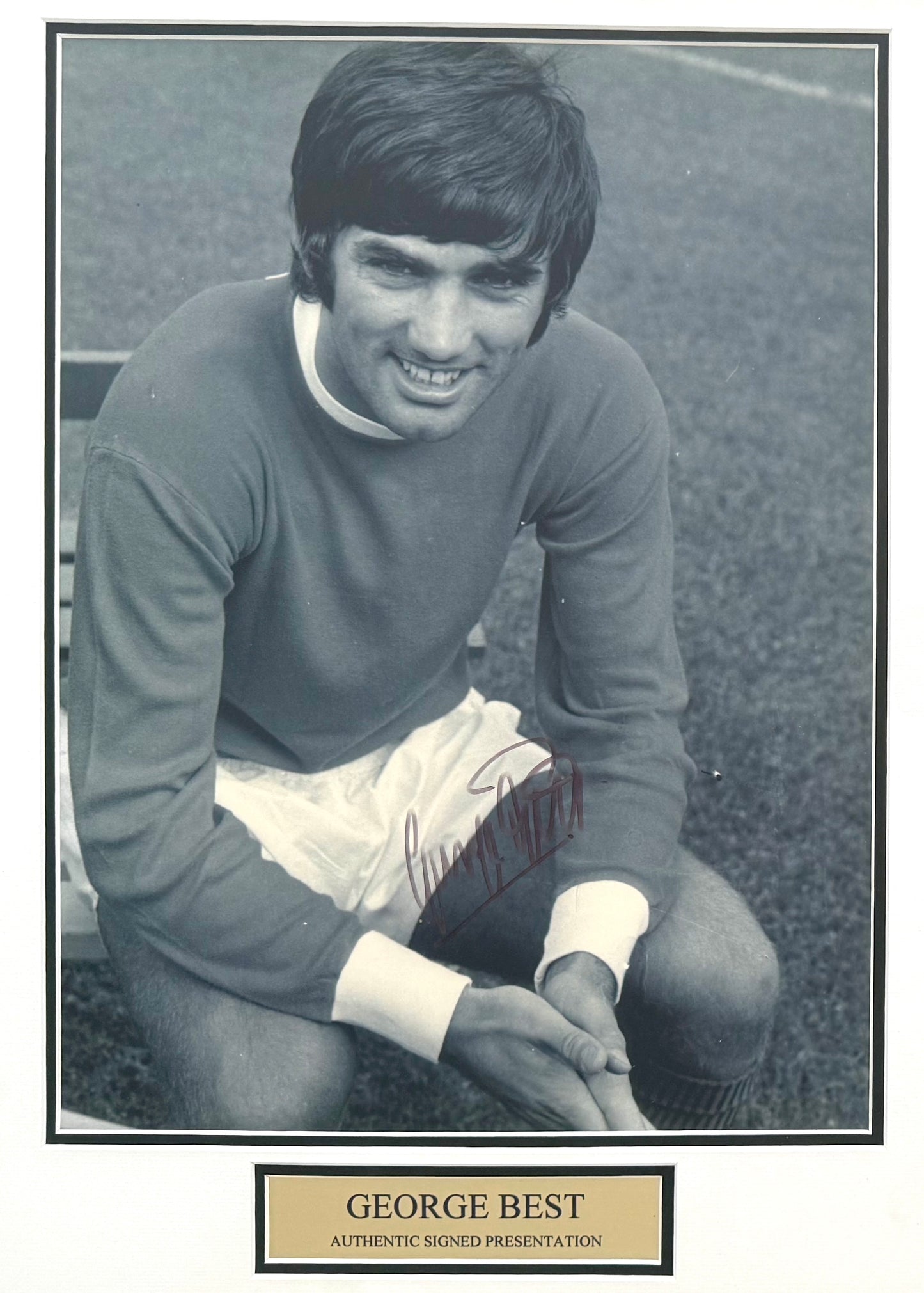 George Best, Manchester United Legend, Stunning Hand Signed Photo & COA