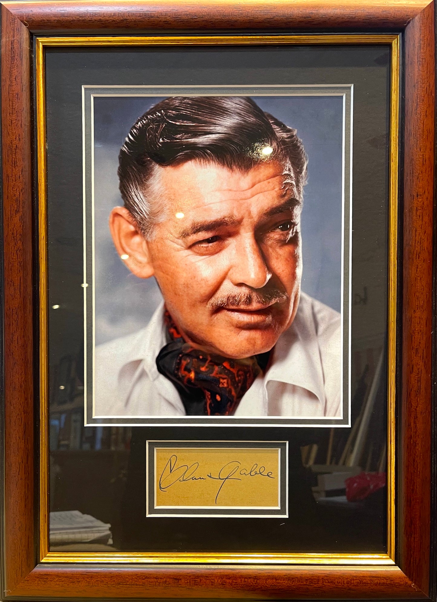 CLARKE GABLE FAMOUS ACTOR HAND SIGNED CARD, PHOTO PRESENTATION WITH COA