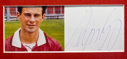 RYAN GIGGS HAND SIGNED MANCHESTER UNITED CARD, PHOTO PRESENTATION, WITH COA