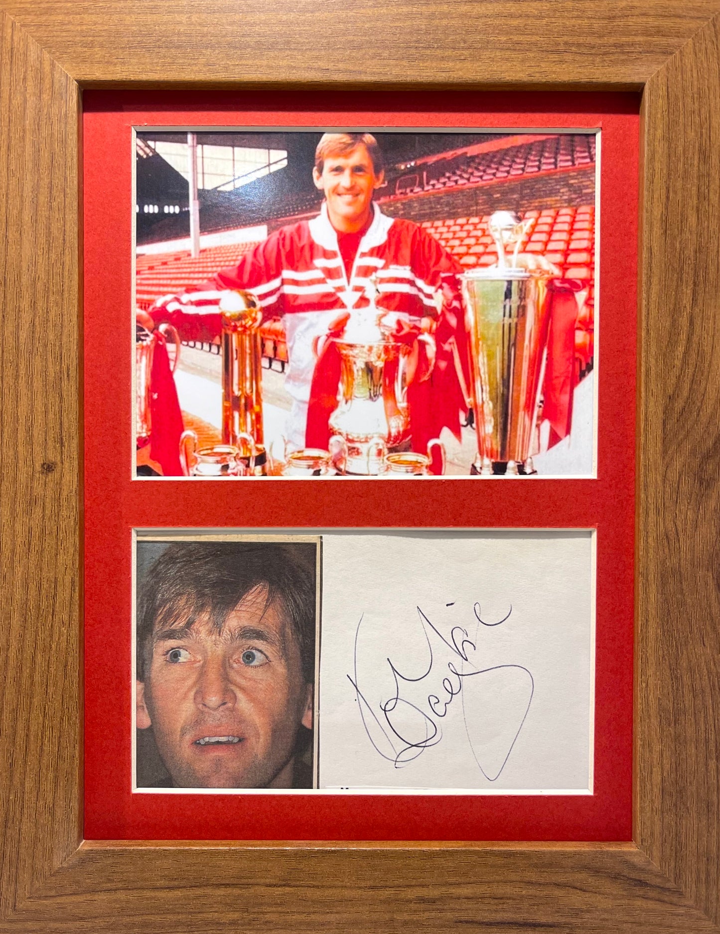 KENNY DALGLISH LIVERPOOL FC HAND SIGNED CARD, PHOTO PRESENTATION WITH COA