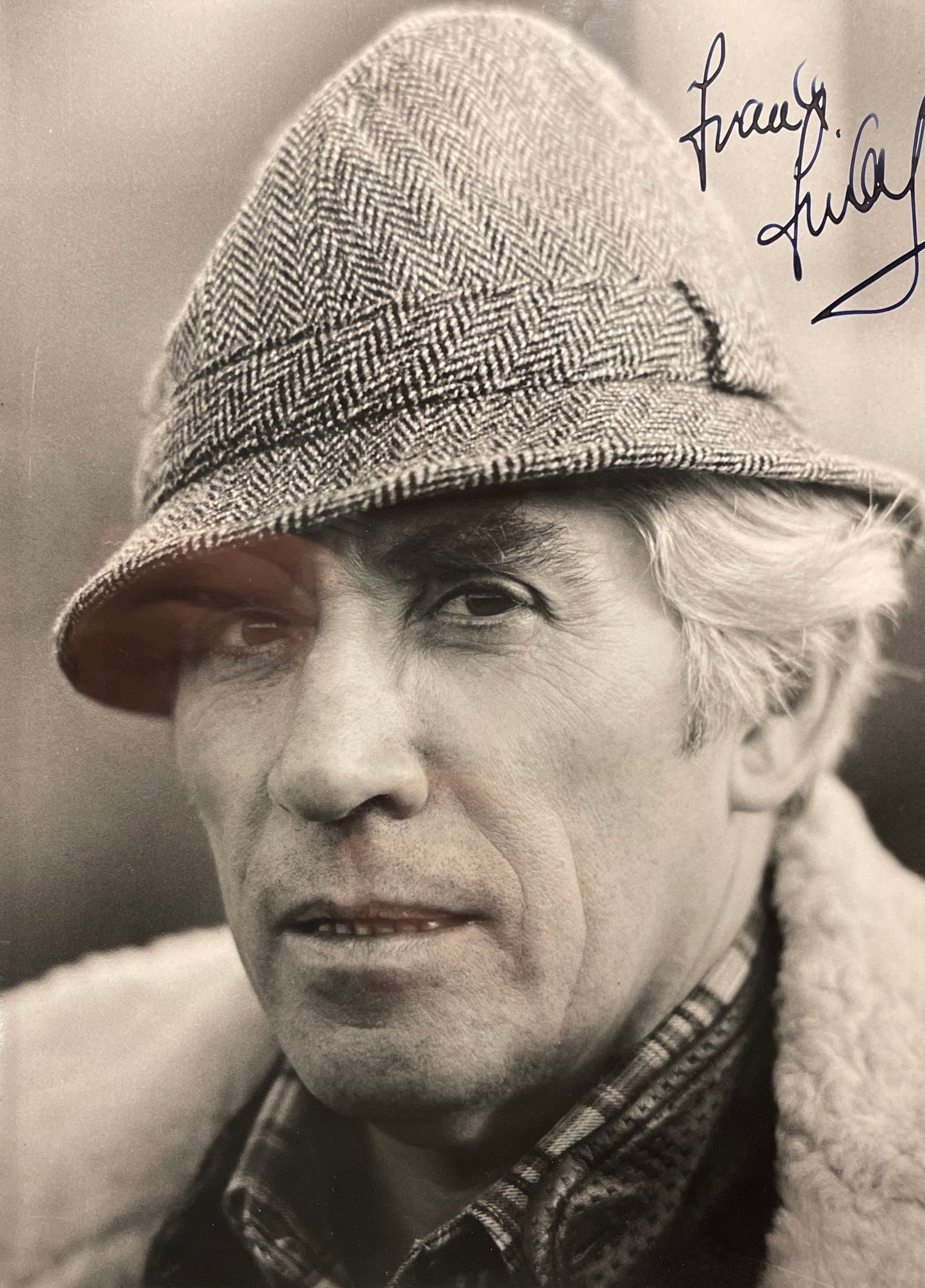 FRANK FINLAY - ACTOR - HAND SIGNED FRAMED PHOTO WITH COA