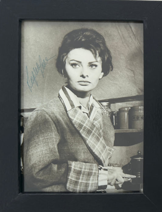 Sophia Loren, Guaranteed Hand Signed Framed (15 x 10cm) Photo With COA