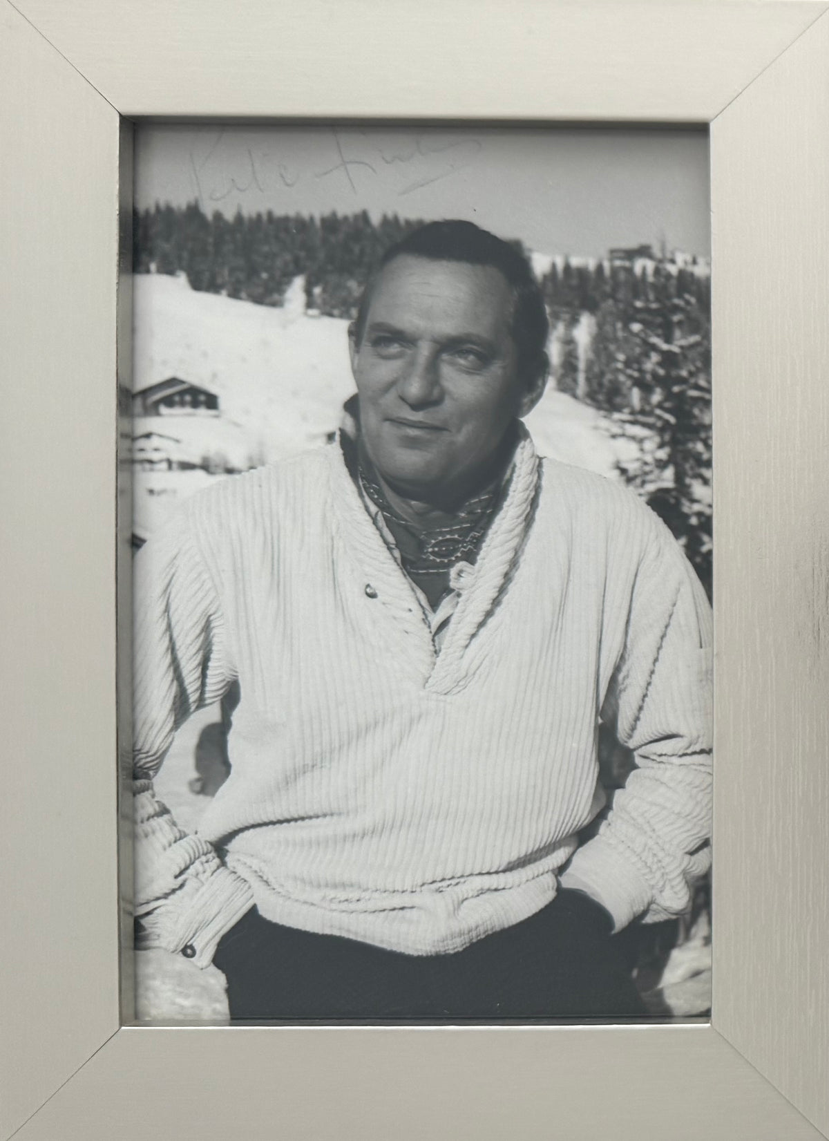 Peter Finch, Hand Signed Original Framed Publicity Photo With COA