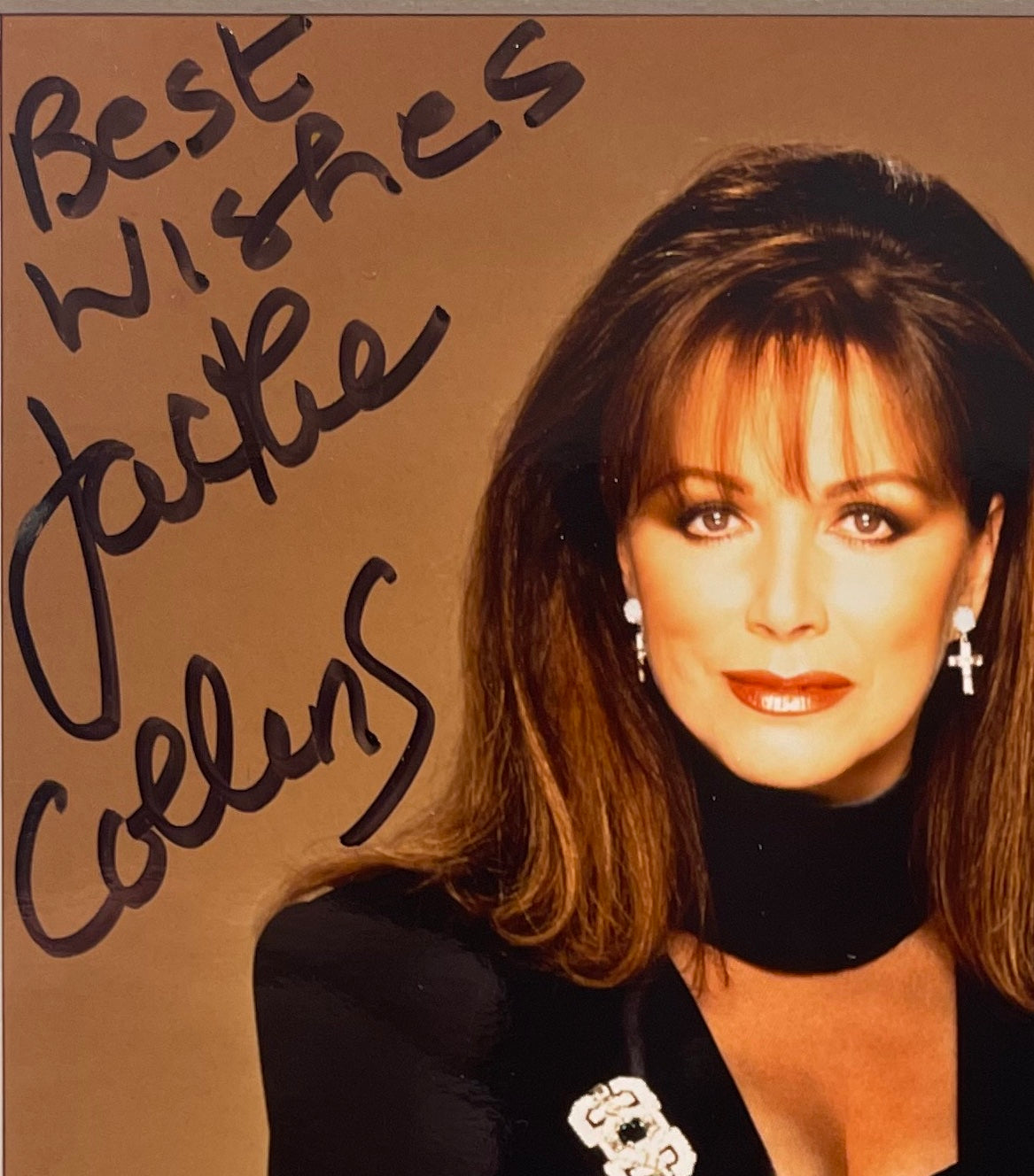 JACKIE COLLINS ACTRESS, AUTHOR, HAND SIGNED FRAMED PHOTO WITH COA