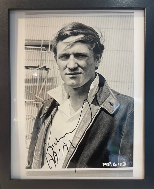 RICHARD HARRIS HAND SIGNED PUBLICITY PHOTO (10' INCH X 8' INCH) FRAMED WITH COA