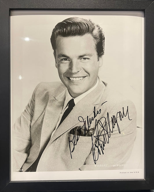 ROBERT WAGNER HAND SIGNED PHOTO (10' INCH X 8' INCH) FRAMED WITH COA