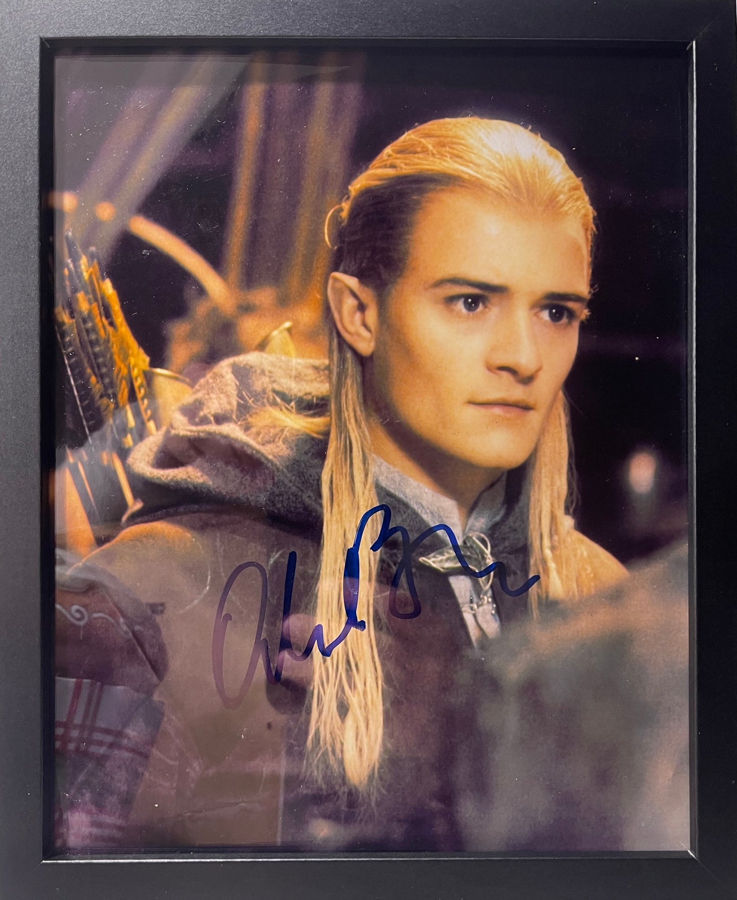 ORLANDO BLOOM, HAND SIGNED AND FRAMED (10' INCH X 8' INCH) PHOTO WITH AFTAL COA