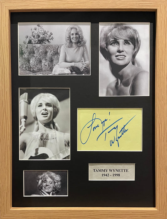 TAMMY WYNETTE HAND SIGNED PHOTO PRESENTATION WITH COA