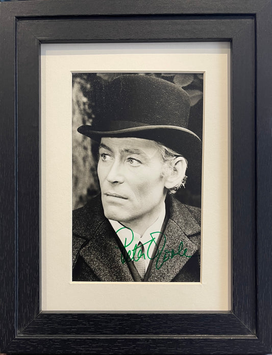 PETER O'TOOLE HAND SIGNED FRAMED PHOTO WITH AFTAL COA