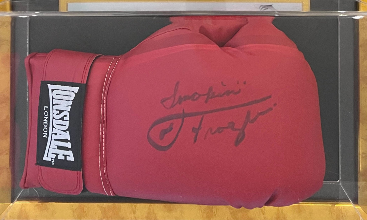 SMOKIN JOE FRAZIER FORMER WORLD BOXING CHAMPION HAND SIGNED GLOVE PRESENTATION WITH COA