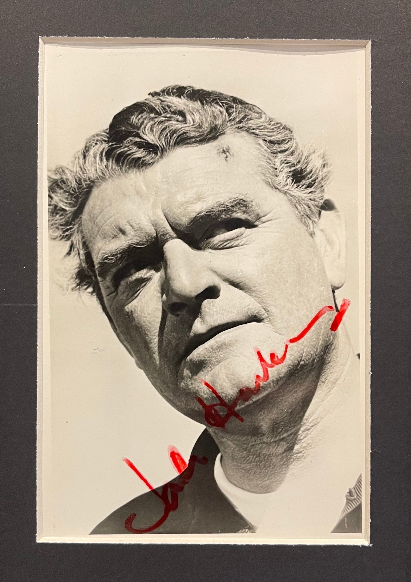 JACK HAWKINS HAND SIGNED PHOTO WITH COA