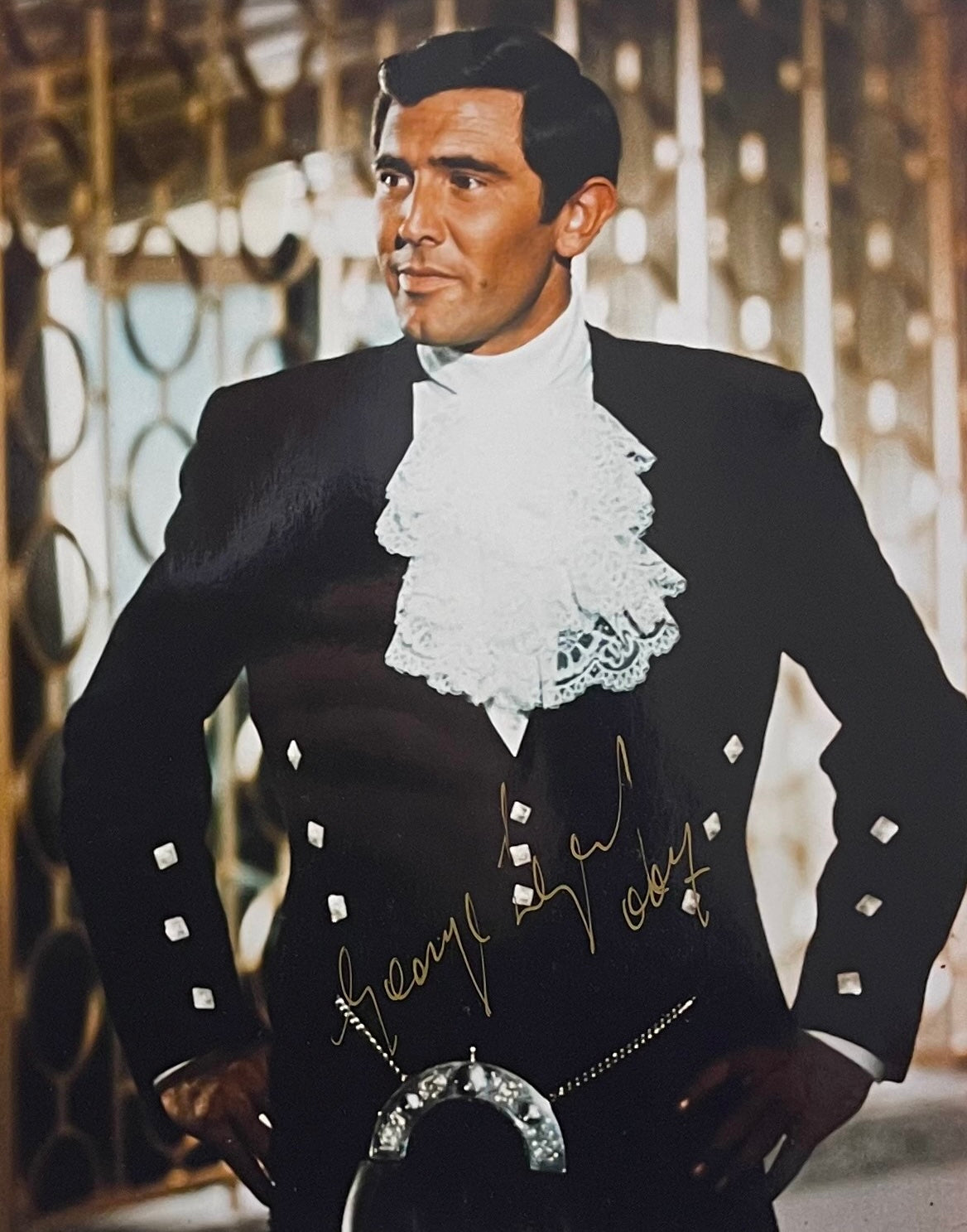 GEORGE LAZENBY FORMER 007, JAMES BOND, HAND SIGNED PHOTO AFTAL COA