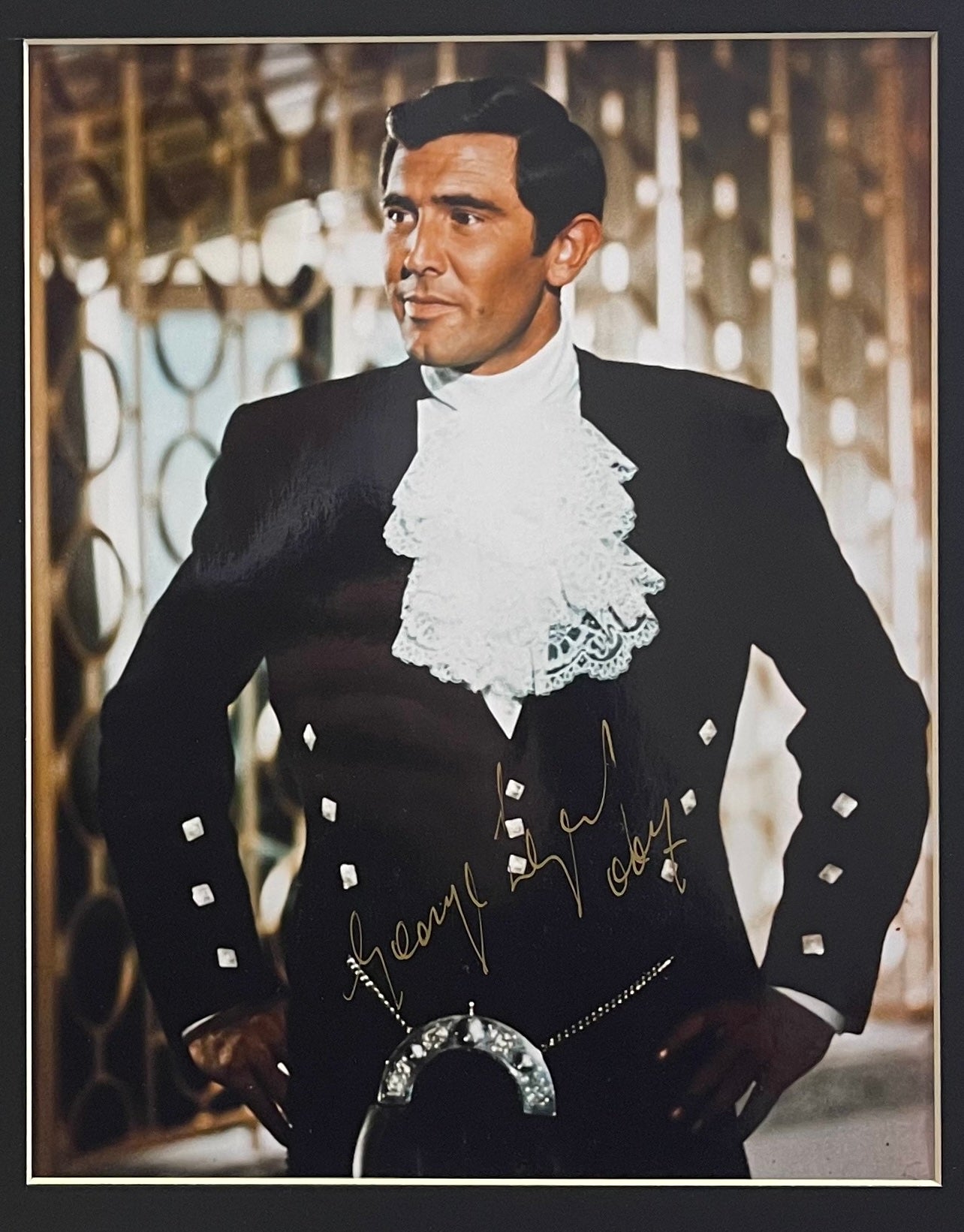 GEORGE LAZENBY FORMER 007, JAMES BOND, HAND SIGNED PHOTO AFTAL COA