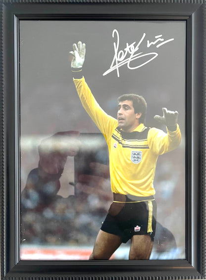 PETER SHILTON HAND SIGNED ENGLAND PHOTO WITH COA