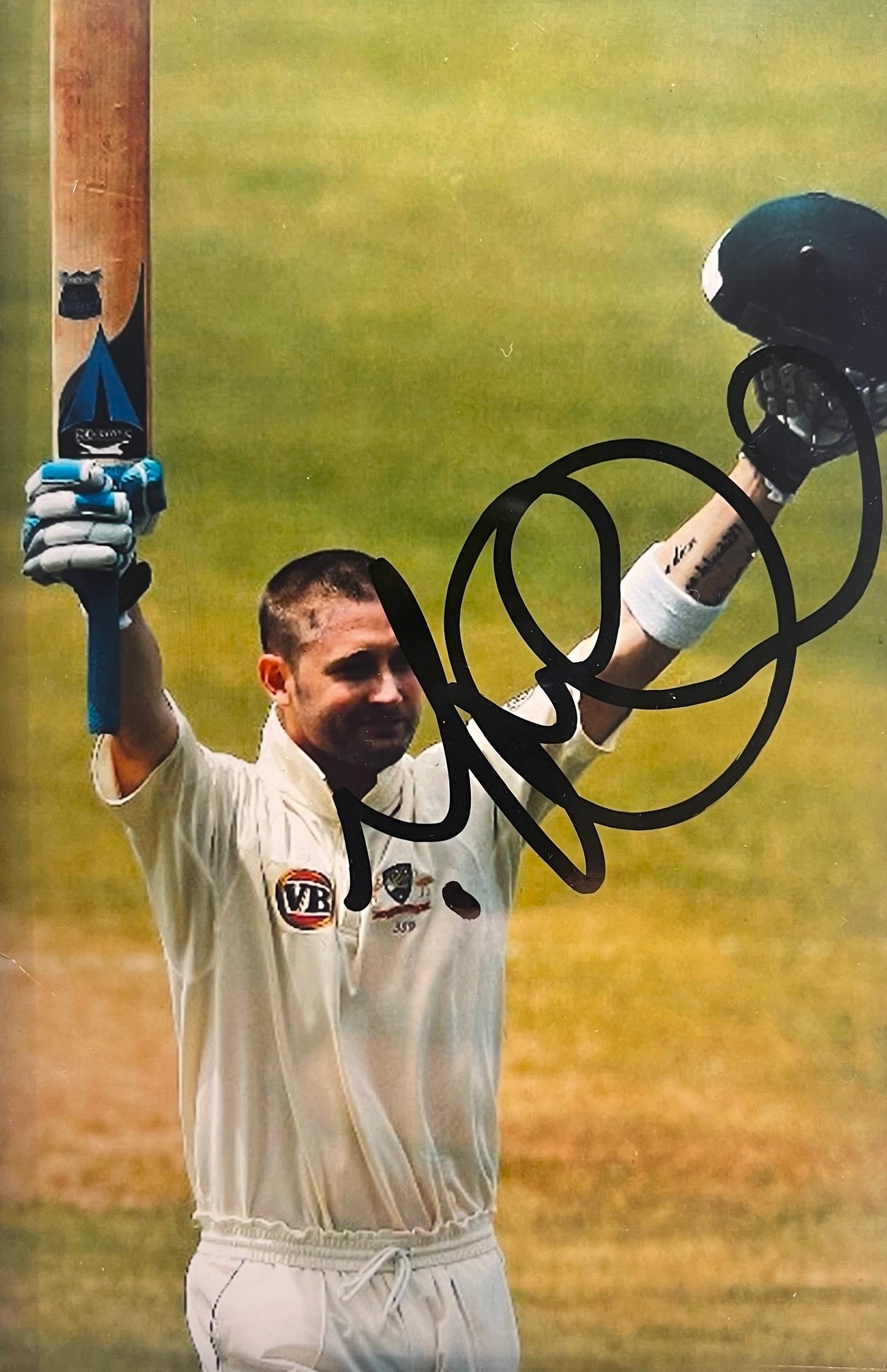 MICHAEL CLARKE FORMER AUSTRALIAN CRICKET CAPTAIN HAND SIGNED PHOTO WITH AFTAL COA