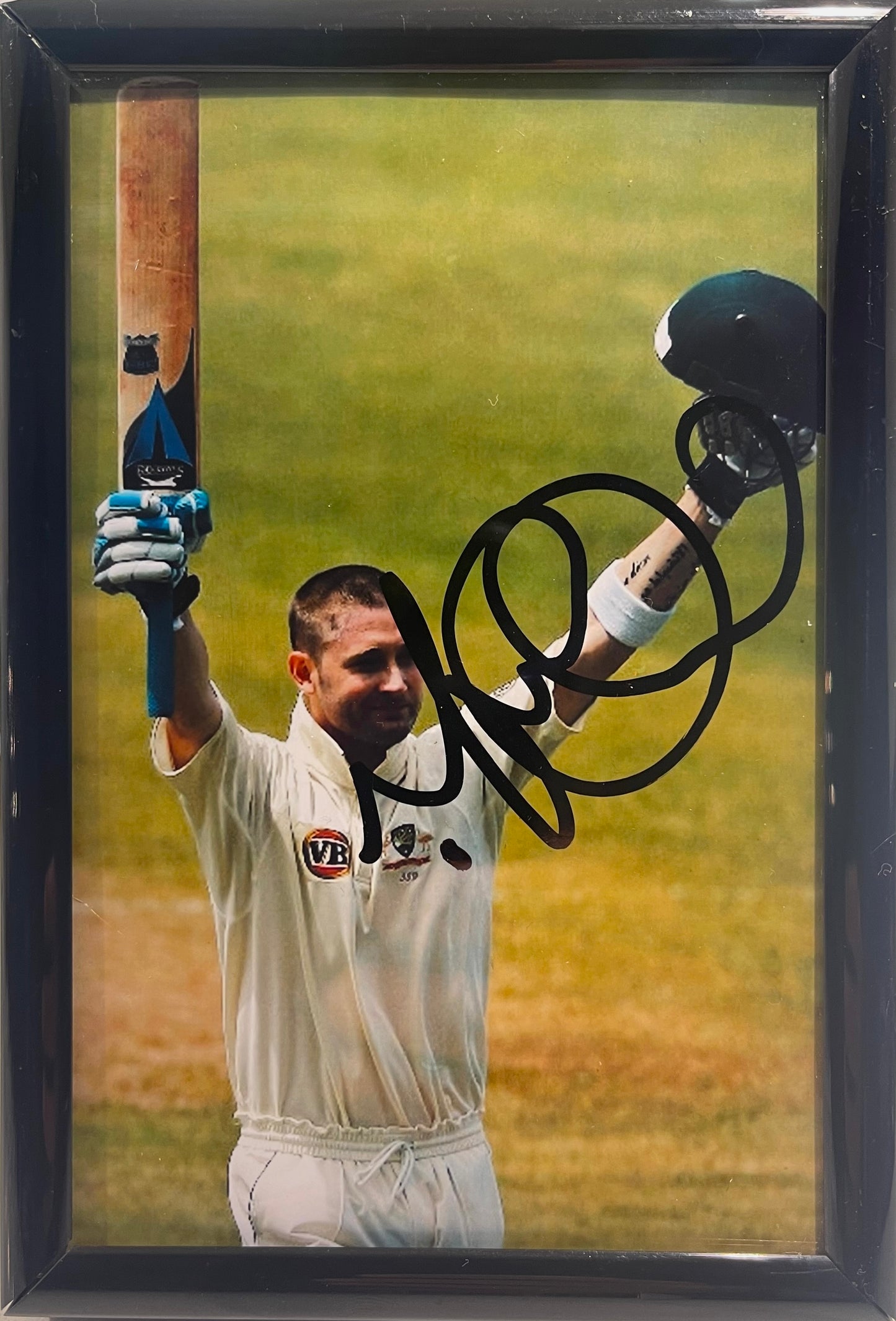 MICHAEL CLARKE FORMER AUSTRALIAN CRICKET CAPTAIN HAND SIGNED PHOTO WITH AFTAL COA