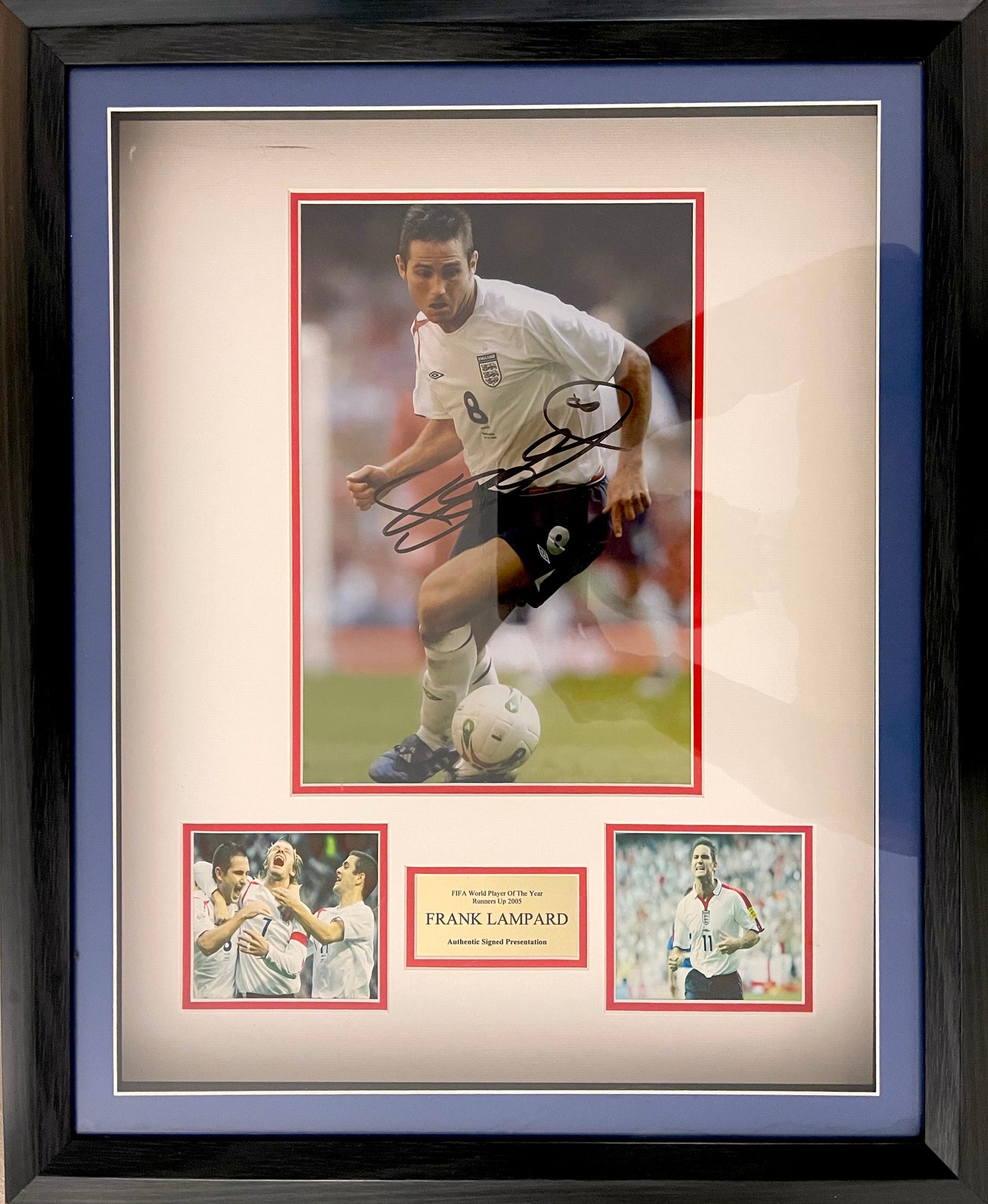 FRANK LAMPARD - CHELSEA LEGEND - HAND SIGNED FRAMED ENGLAND PHOTO WITH COA