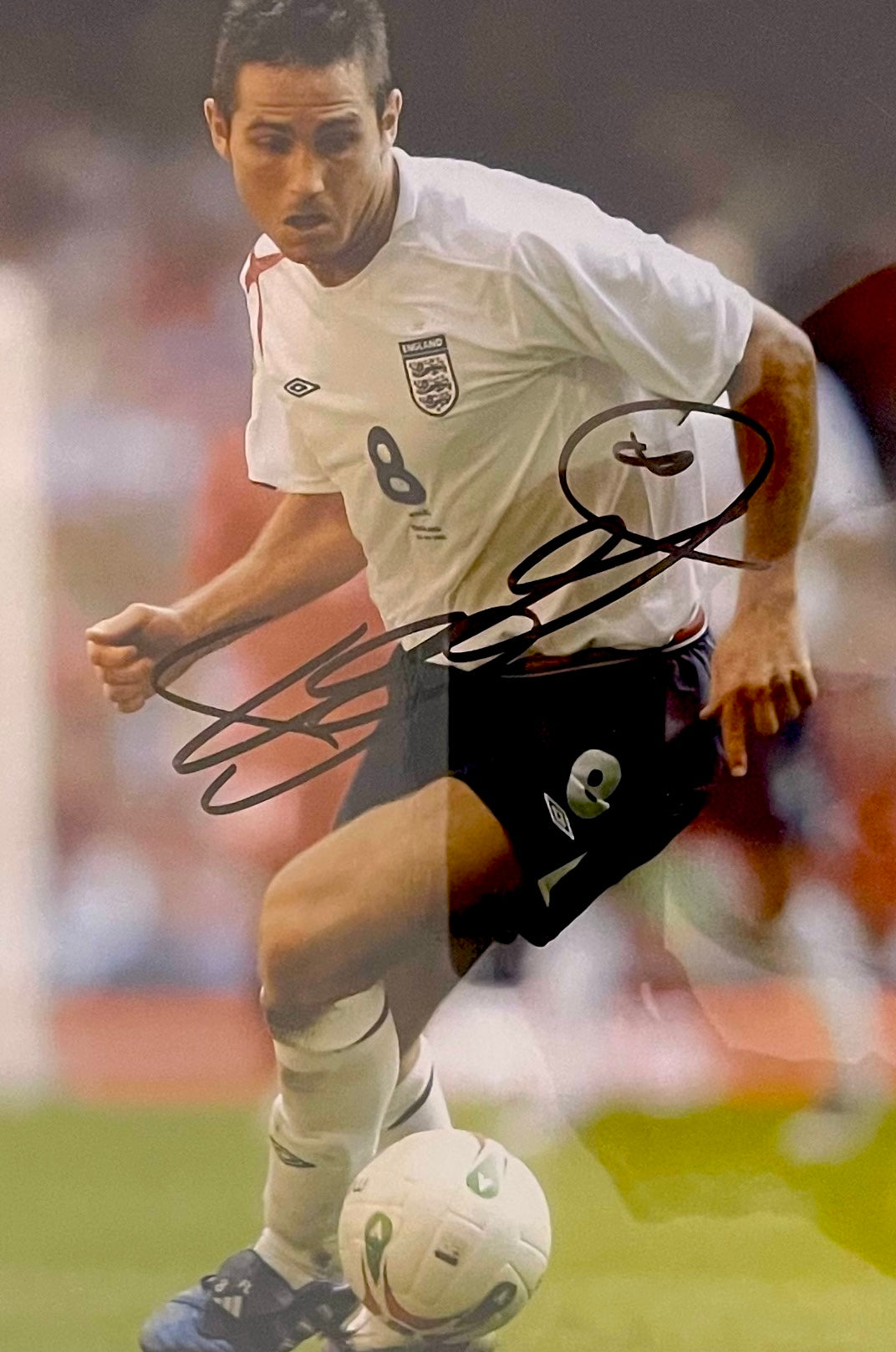 FRANK LAMPARD - CHELSEA LEGEND - HAND SIGNED FRAMED ENGLAND PHOTO WITH COA