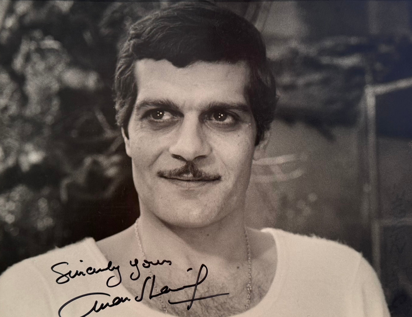 Omar Sharif Hand Signed Framed (40x30cm) Photo Presentation With COA