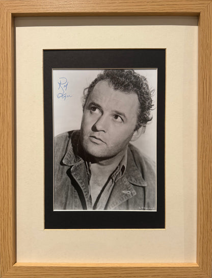 Rod Steiger Hand Signed Framed (40x30cm) Photo Presentation With COA