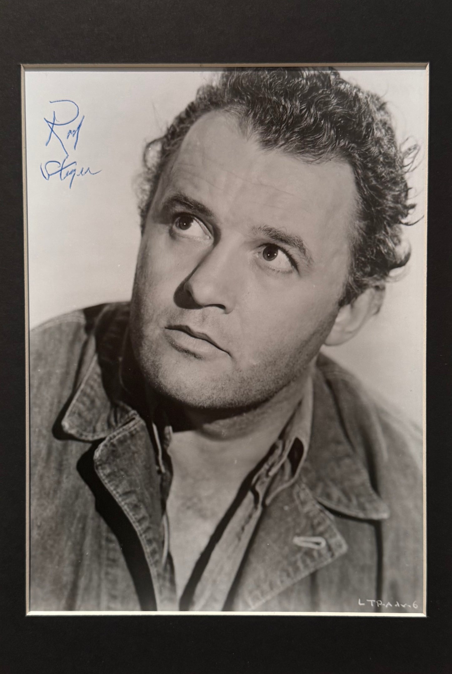 Rod Steiger Hand Signed Framed (40x30cm) Photo Presentation With COA