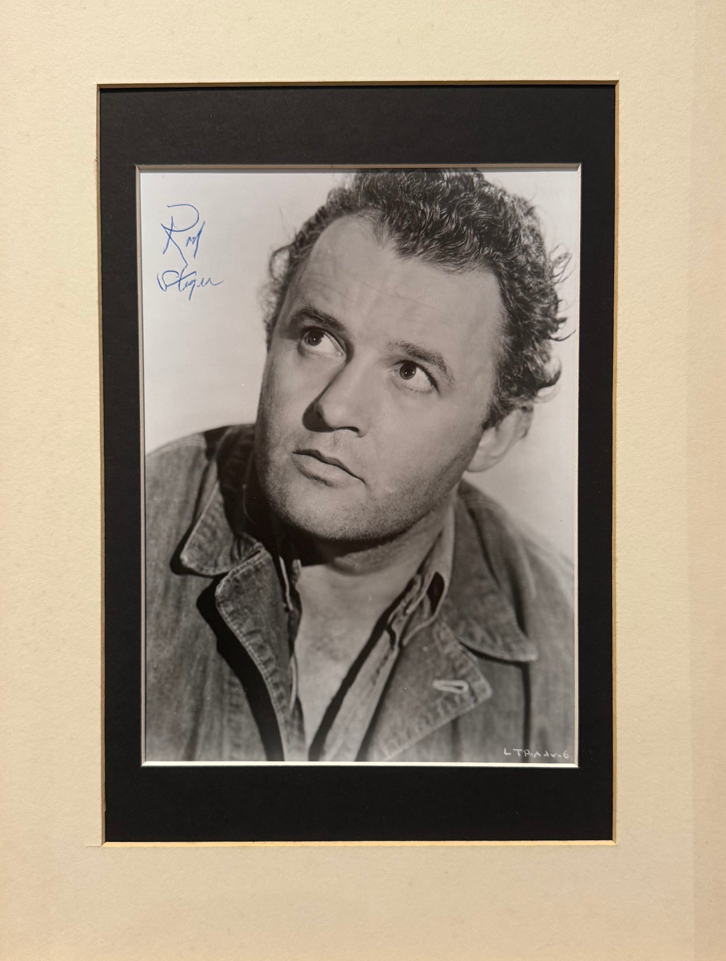 Rod Steiger Hand Signed Framed (40x30cm) Photo Presentation With COA