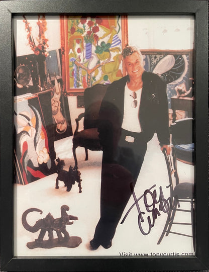 TONY CURTIS, HAND SIGNED AND FRAMED (10' X 8' INCH) PHOTO WITH AFTAL COA
