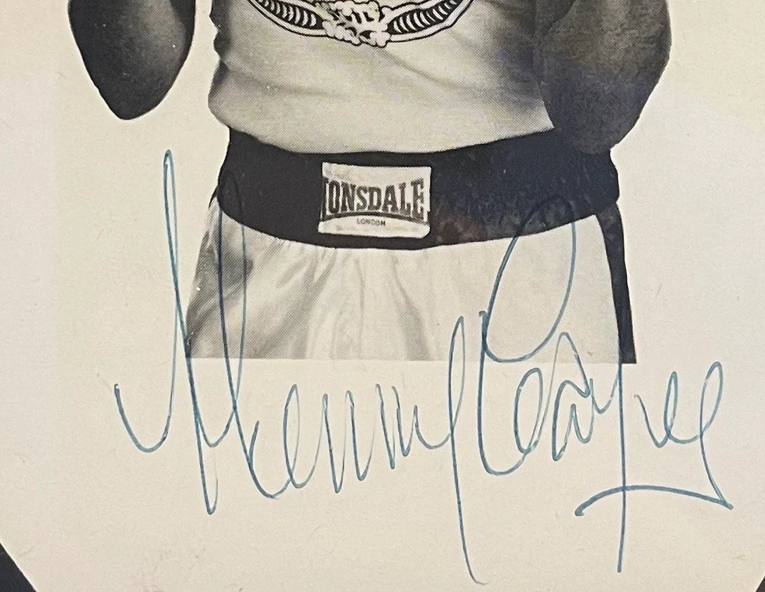 HENRY COOPER, FORMER HEAVYWEIGHT BOXING CHAMPION, HAND SIGNED PHOTO WITH COA