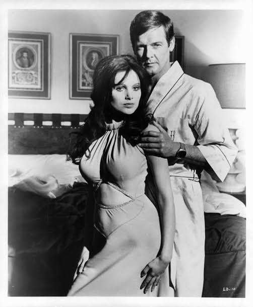 Madeline Smith, James Bond 007, Hand Signed FDC - First Day Cover - COA