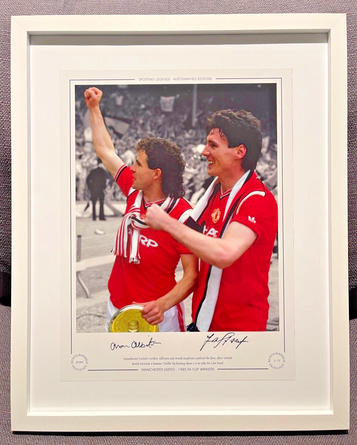 ARTHUR ALBISTON AND FRANK STAPLETON MANCHESTER UNITED HAND SIGNED 1985 FA CUP WINNING PHOTO WITH COA