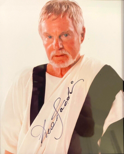 SIR DEREK JACOBI HAND SIGNED GLADIATOR PHOTO WITH AFTAL COA