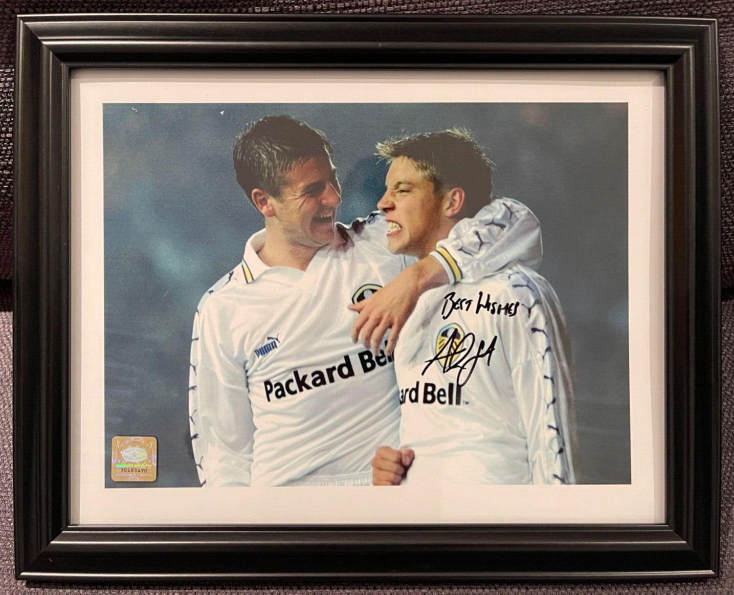 ALAN SMITH LEEDS/MANCHESTER UNITED HAND SIGNED FRAMED PHOTO WITH COA