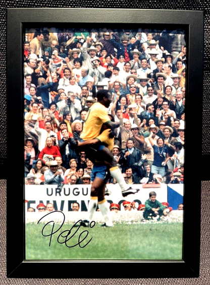 PELE - BRAZIL LEGEND - HAND SIGNED FRAMED 13' INCH X 9' INCH PHOTO WITH COA
