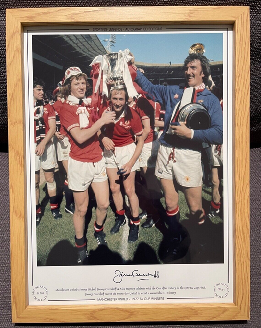 JIMMY GREENHOFF MANCHESTER UNITED LEGEND HAND SIGNED PHOTO WITH COA