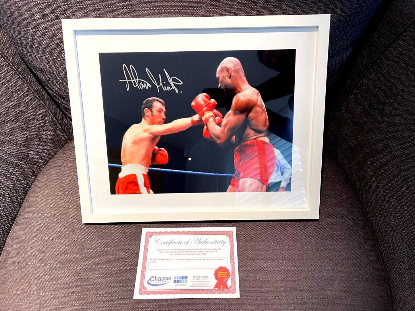 ALAN MINTER FORMER WORLD BOXING CHAMPION HAND SIGNED PHOTO WITH AFTAL COA