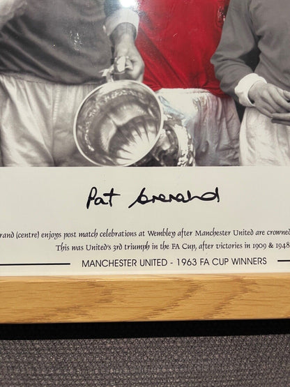 PAT CRERAND MANCHESTER UNITED LEGEND HAND SIGNED PHOTO WITH COA