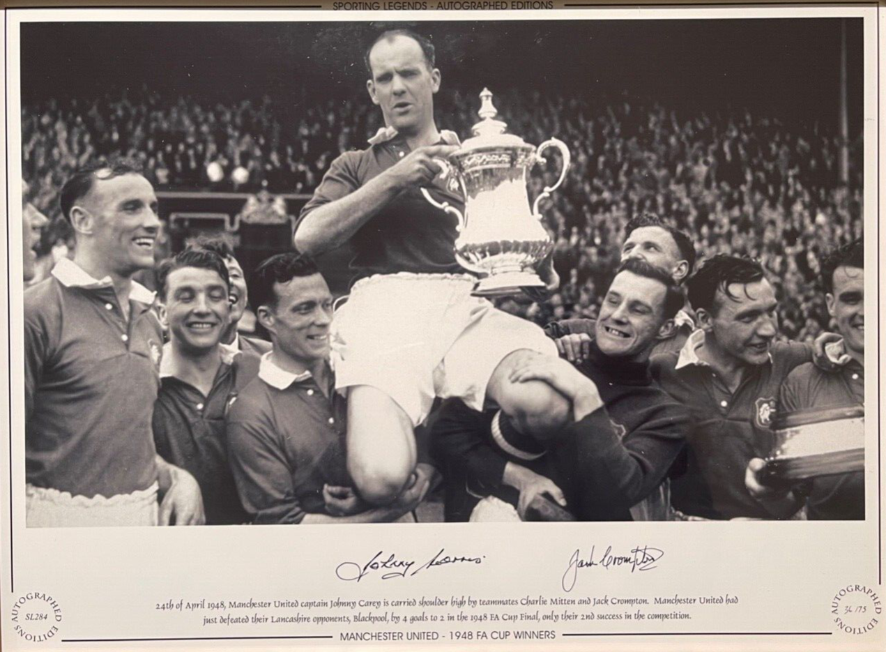 MORRIS AND CROMPTON MANCHESTER UNITED LEGENDS HAND SIGNED PHOTO WITH COA