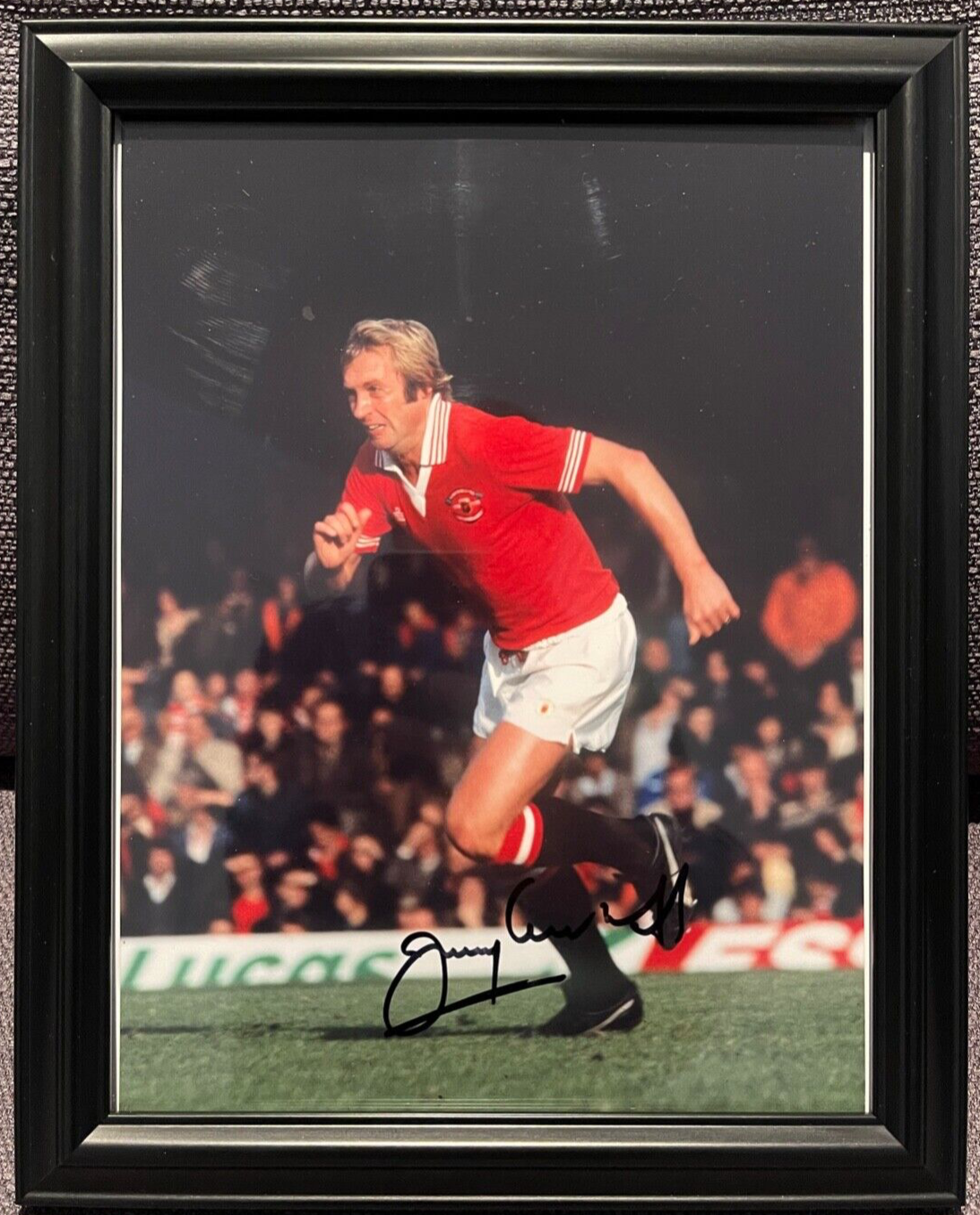 JIMMY GREENHOFF MANCHESTER UNITED HAND SIGNED FRAMED PHOTO WITH COA