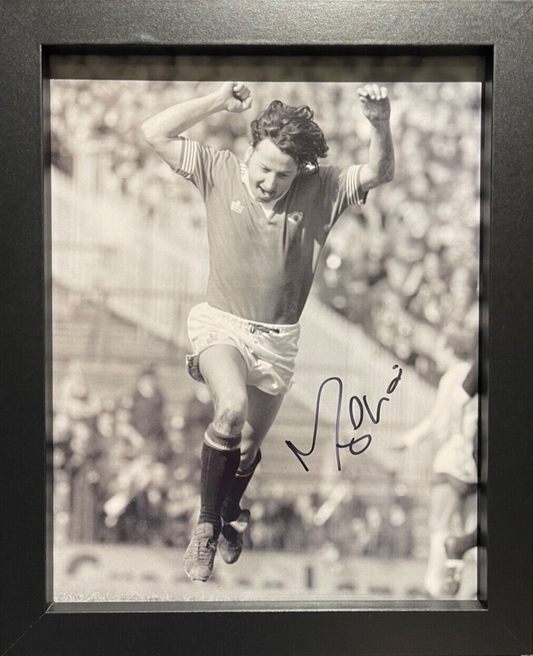 MICKEY THOMAS HAND SIGNED MANCHESTER UNITED PHOTO WITH COA