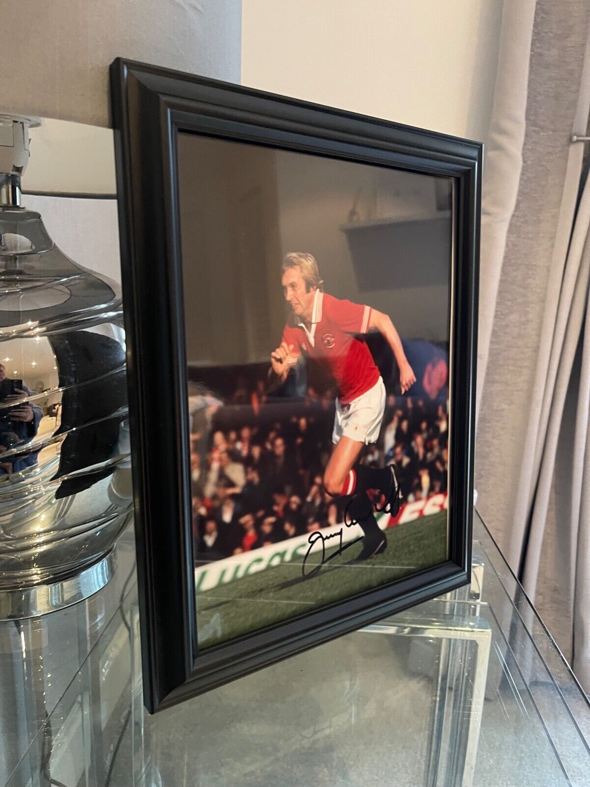 JIMMY GREENHOFF MANCHESTER UNITED HAND SIGNED FRAMED PHOTO WITH COA