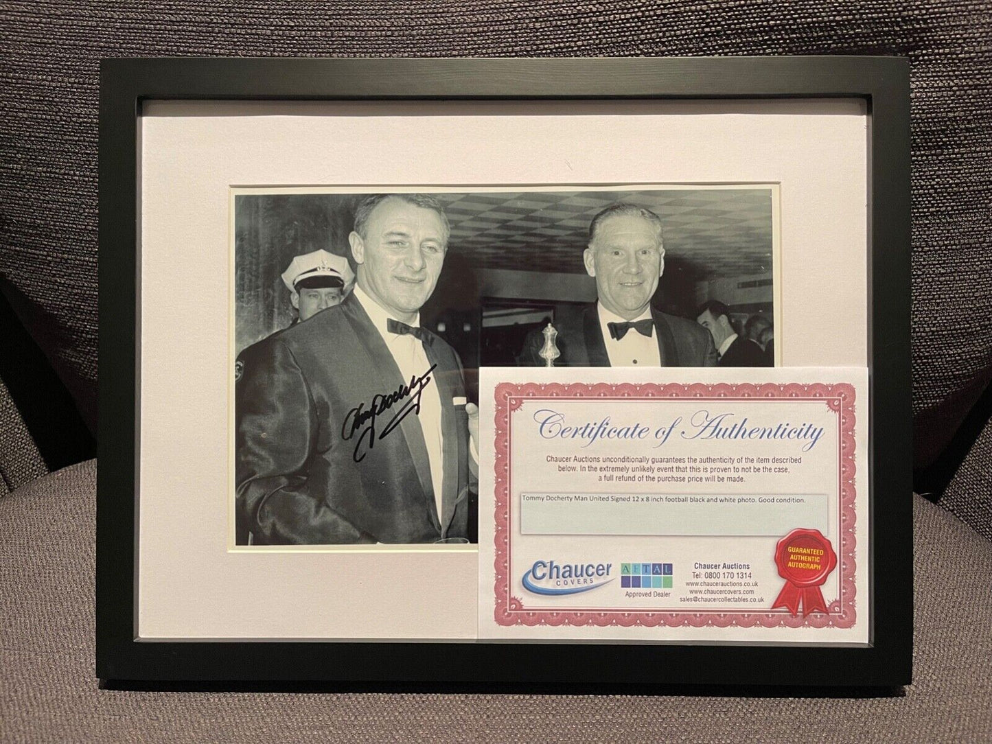 TOMMY DOCHERTY HAND SIGNED MANCHESTER UNITED PHOTO WITH COA