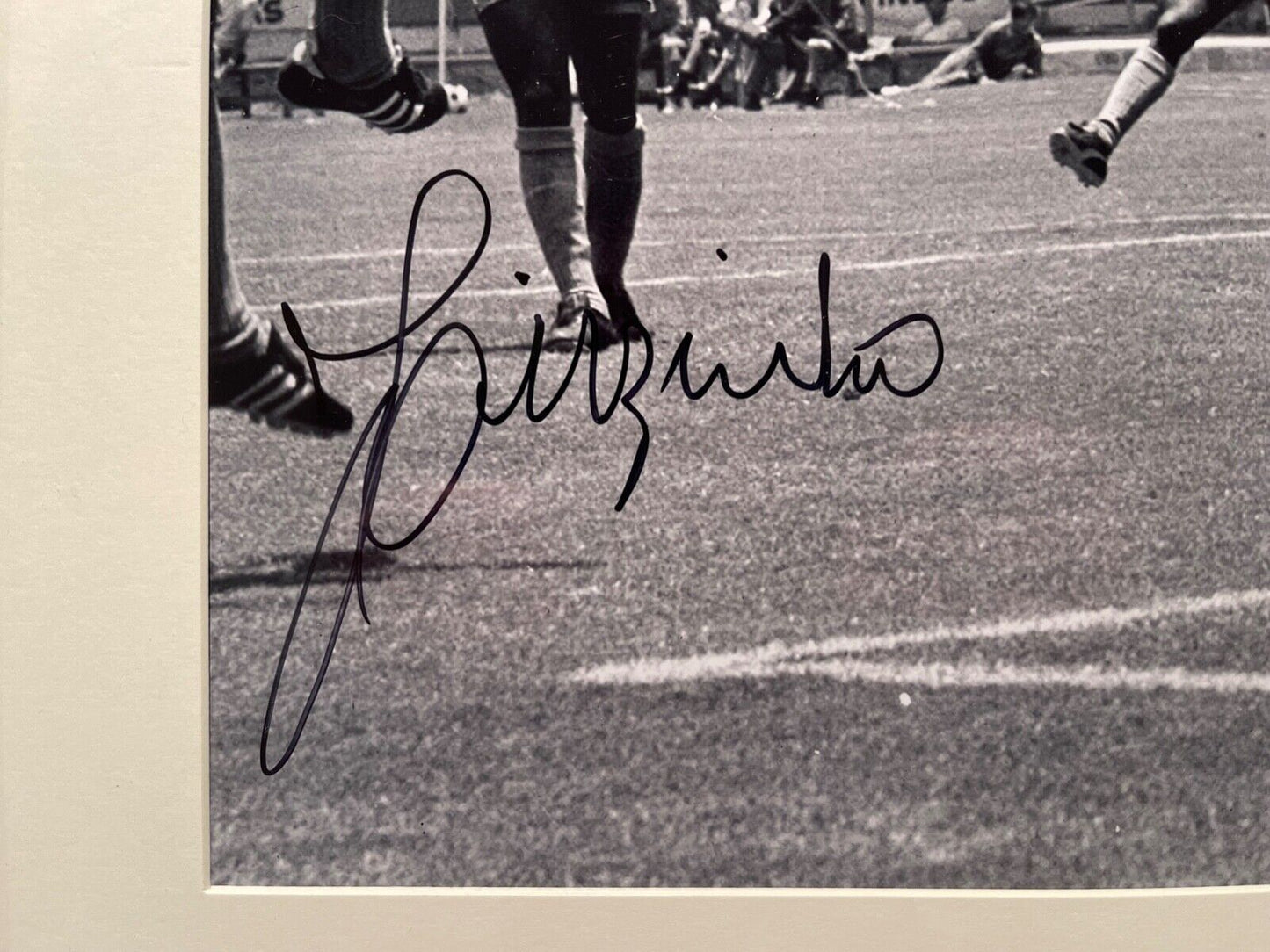 JAIRZINHO - BRAZIL LEGEND - STUNNING HAND SIGNED PHOTO WITH AFTAL COA