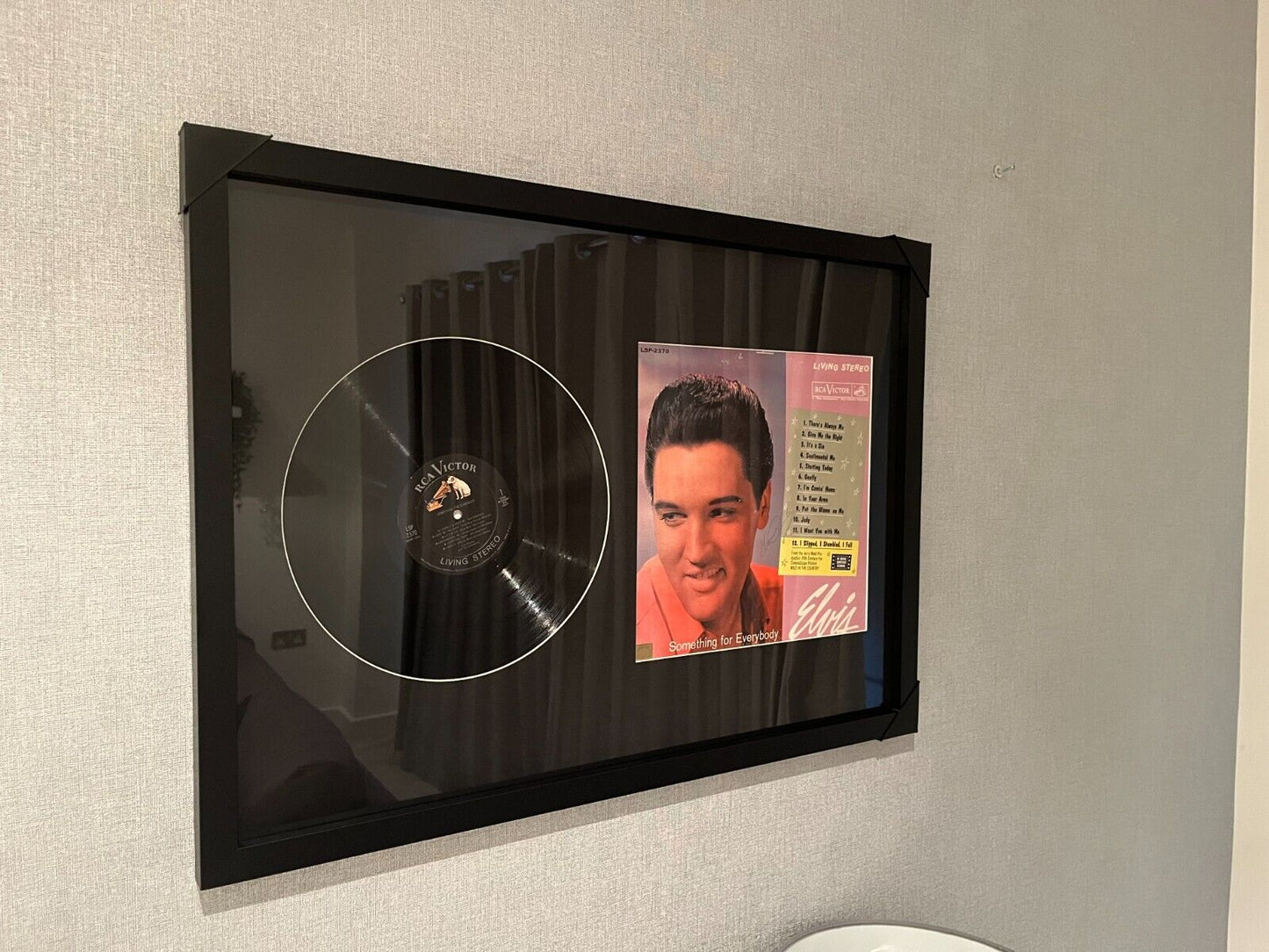 ELVIS PRESLEY SIGNED ALBUM COVER FRAMED AND MOUNTED WITH COA