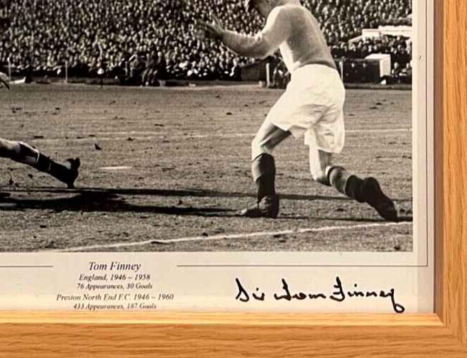 TOM FINNEY HAND SIGNED LIMITED EDITION PHOTO WITH COA